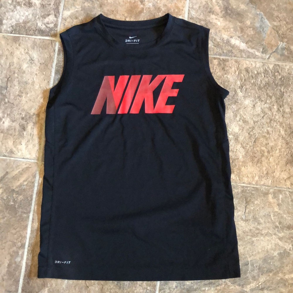 Boys size L Nike sleeve Dri-Fit sleeveless shirt
